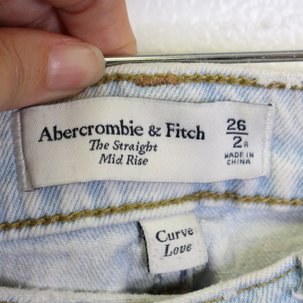 Abercrombie & Fitch Curve Love The Straight Mid Rise Jean Size‎ 26
